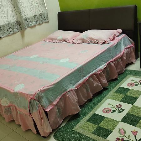 Muslim Dinaim Homestay Танджунг Малим Екстериор снимка