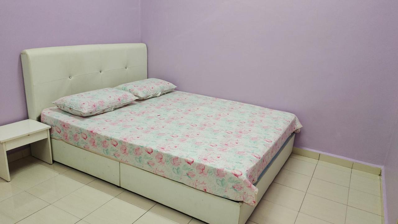 Muslim Dinaim Homestay Танджунг Малим Екстериор снимка