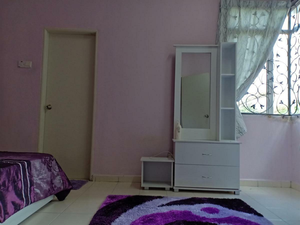 Muslim Dinaim Homestay Танджунг Малим Екстериор снимка